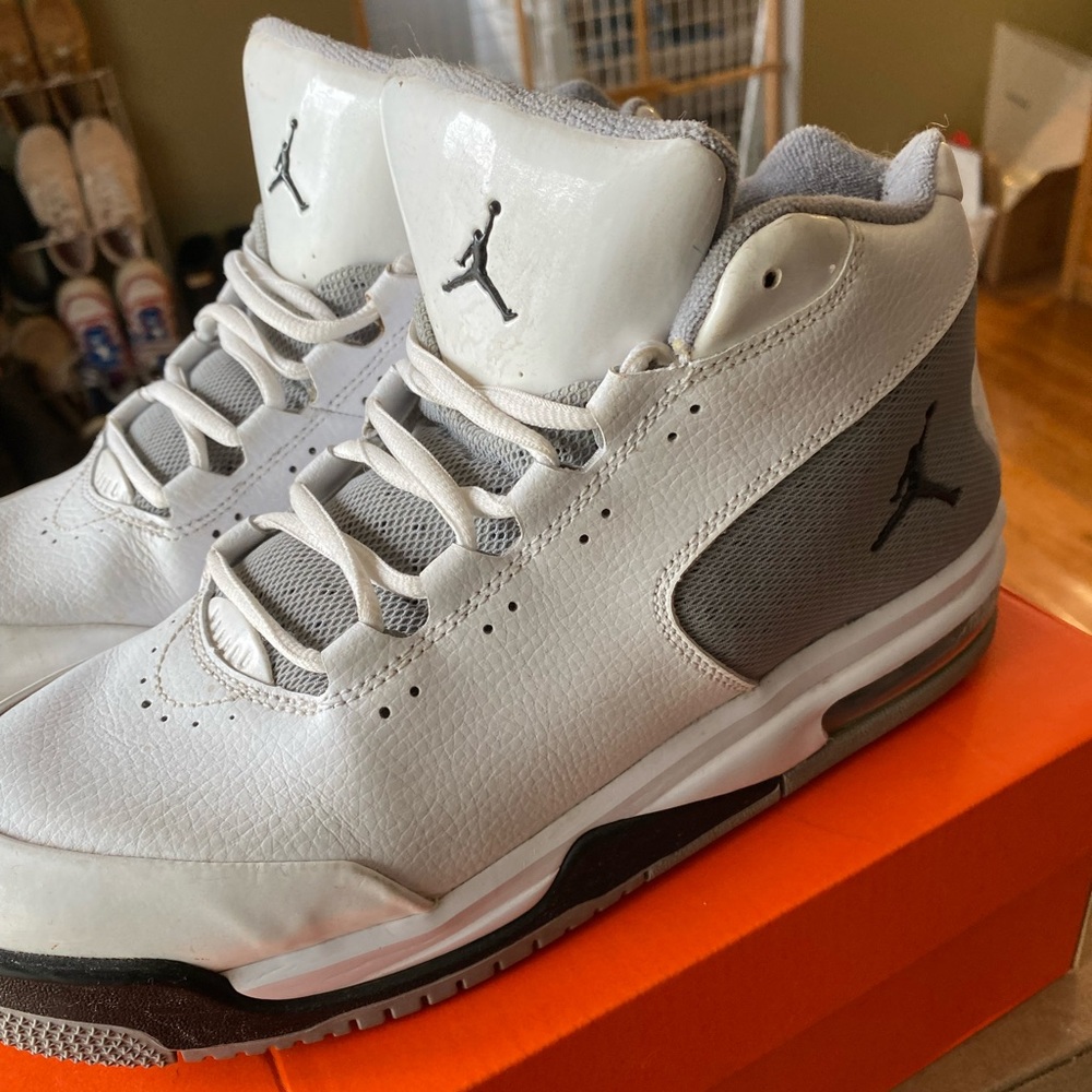 JORDAN’s - Picture 3 of 5